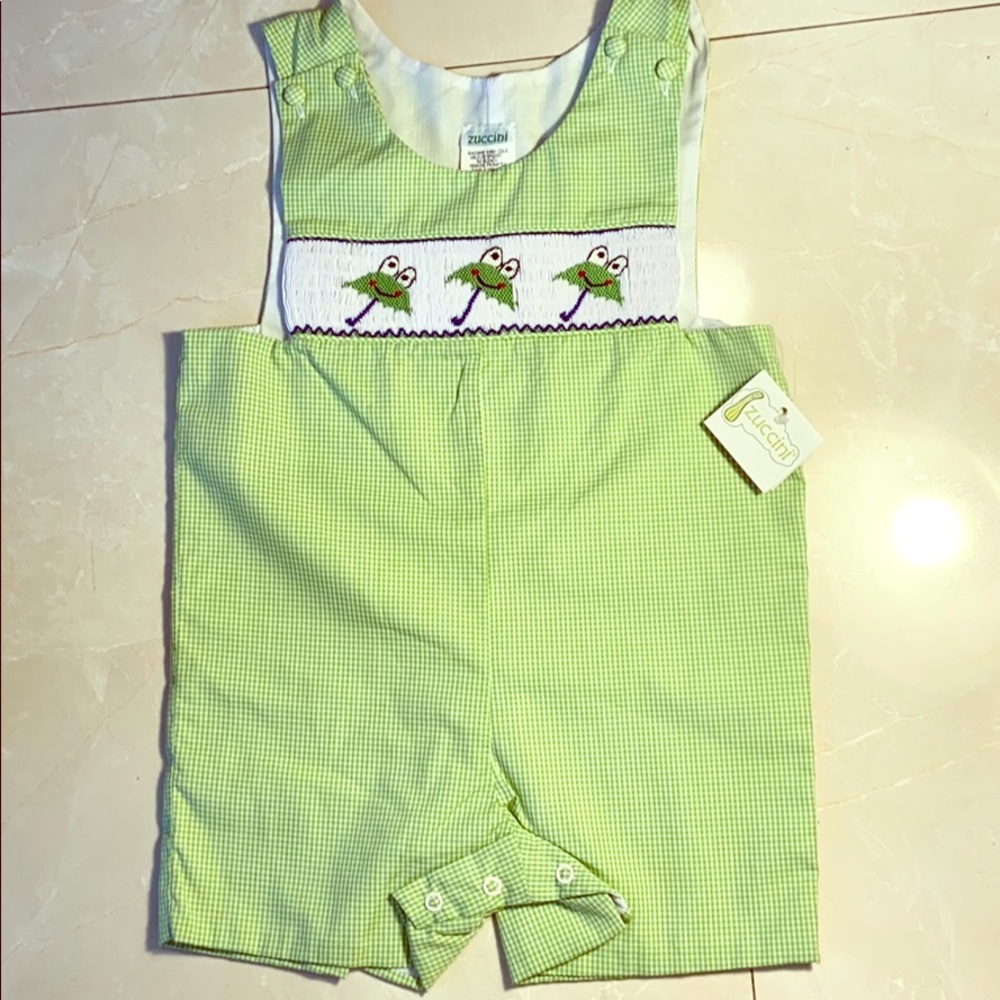 NWT Boys 4T smocked shortall frog umbrellas